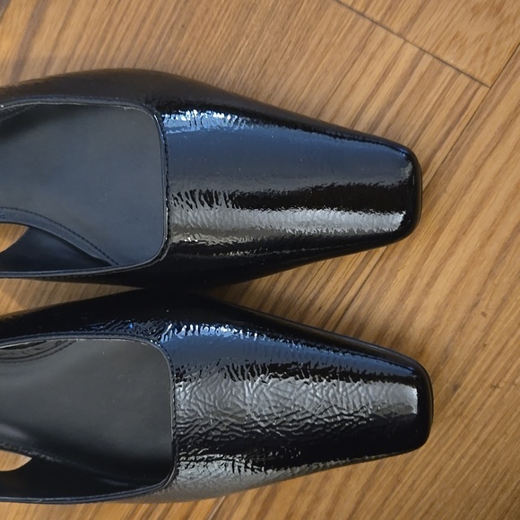 Michael Kors Darrington Sling Back Flats - Picture 4 of 7